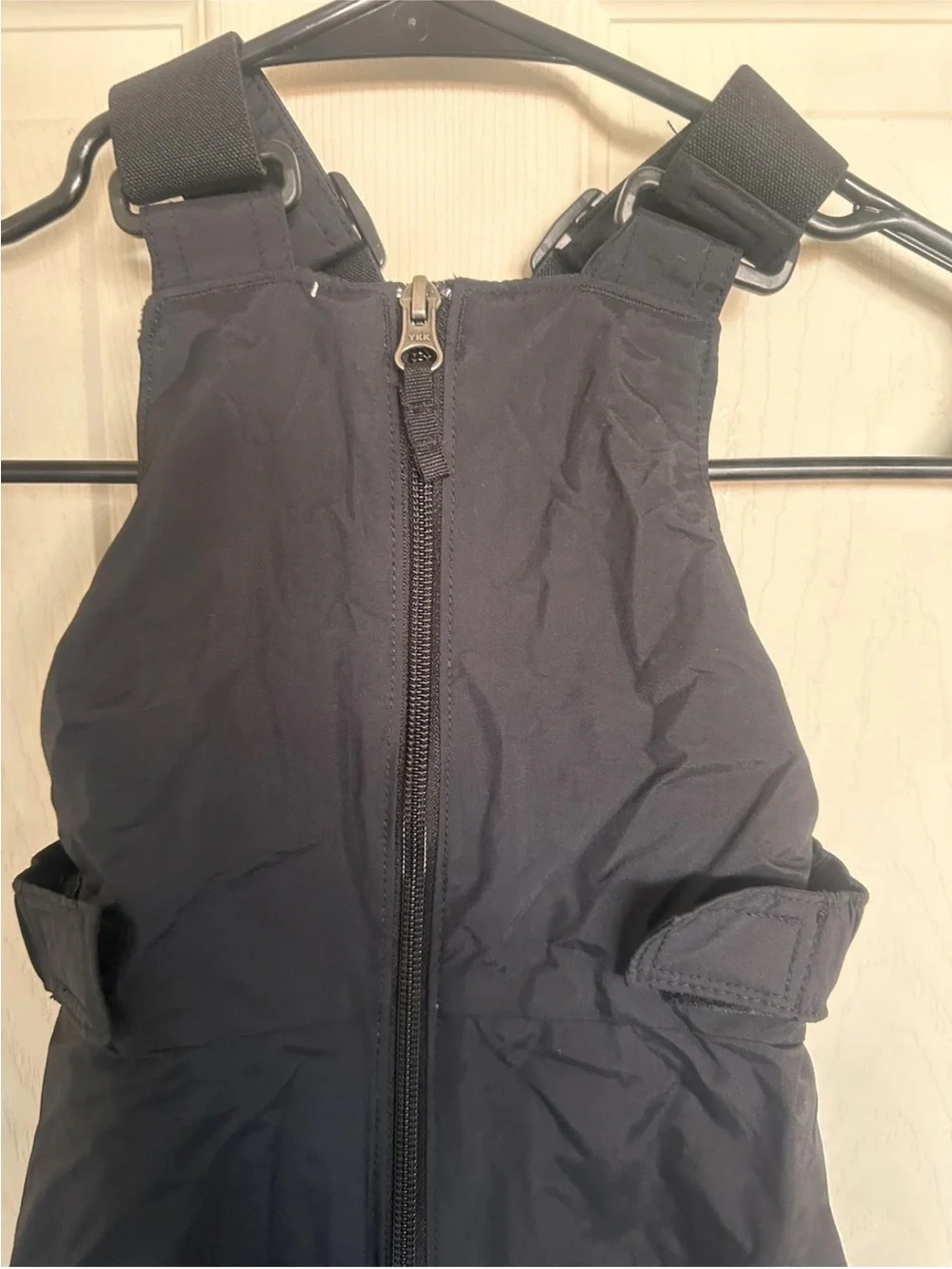 Columbia boys XS snowbib excellent condition
